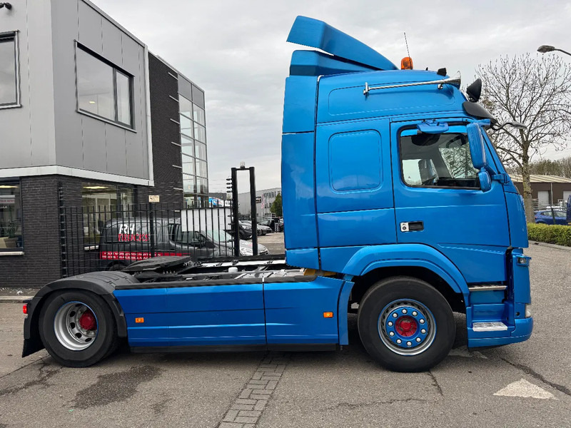 Volvo FM 370 4X2 SPOILERS EURO 6 SKIRTS HOLLAND TRUCK - شاحنة جرار: صور 4 Volvo FM 370 4X2 SPOILERS EURO 6 SKIRTS HOLLAND TRUCK - شاحنة جرار: صور 4