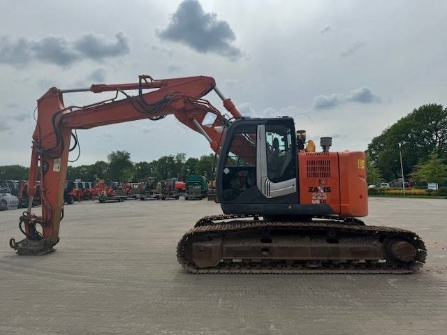 HITACHI ZX 225USLC-3 - حفارات زحافة: صور 3 HITACHI ZX 225USLC-3 - حفارات زحافة: صور 3