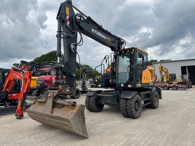 HYUNDAI HW170 ACR - حفارة على عجلات: صور 1 HYUNDAI HW170 ACR - حفارة على عجلات: صور 1
