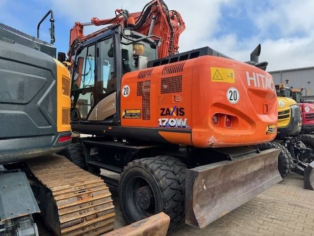 Hitachi ZX 170 W - حفارة على عجلات: صور 3 Hitachi ZX 170 W - حفارة على عجلات: صور 3