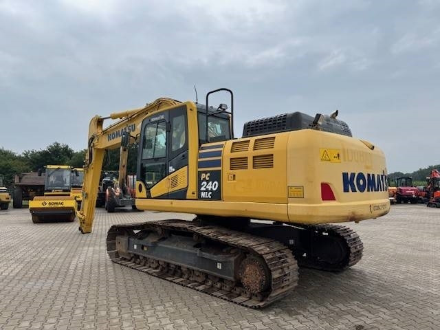 Komatsu PC 240 NLC-11 - حفارات زحافة: صور 1 Komatsu PC 240 NLC-11 - حفارات زحافة: صور 1