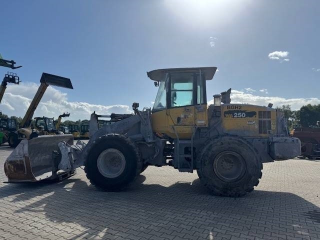 Komatsu WA 250-5 - اللودر بعجل: صور 3 Komatsu WA 250-5 - اللودر بعجل: صور 3