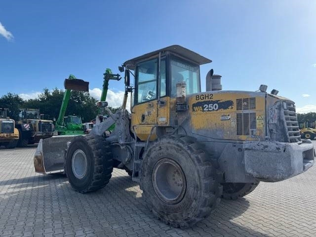 Komatsu WA 250-5 - اللودر بعجل: صور 2 Komatsu WA 250-5 - اللودر بعجل: صور 2