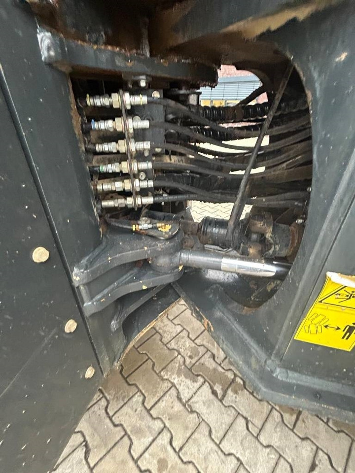 Komatsu WA 470-6 - اللودر بعجل: صور 3 Komatsu WA 470-6 - اللودر بعجل: صور 3