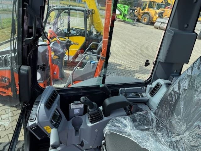 حفارة مصغرة Kubota KX 037-4: صور 8