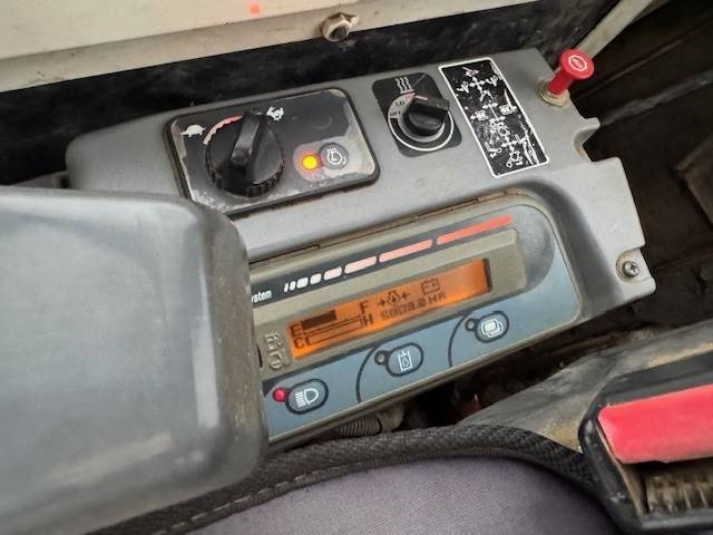 حفارة مصغرة Kubota KX 101-3: صور 8