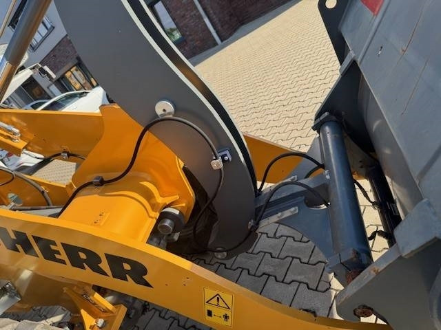 LIEBHERR L 504 Compact - اللودر بعجل: صور 5 LIEBHERR L 504 Compact - اللودر بعجل: صور 5