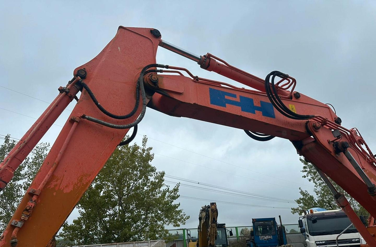 Escavatore cingolato Fiat-Hitachi ex 215 - حفارات زحافة: صور 3 Escavatore cingolato Fiat-Hitachi ex 215 - حفارات زحافة: صور 3