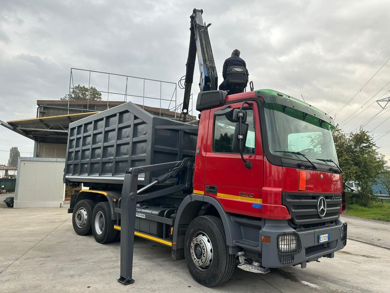 سيارة بلدية, شاحنة Mercedes-Benz Actros 18 32: صور 1