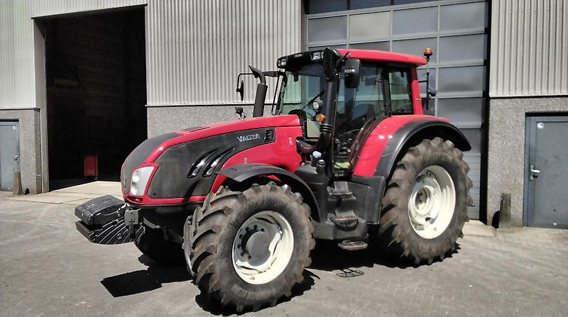 Valtra T153 Versu - جرار: صور 1 Valtra T153 Versu - جرار: صور 1