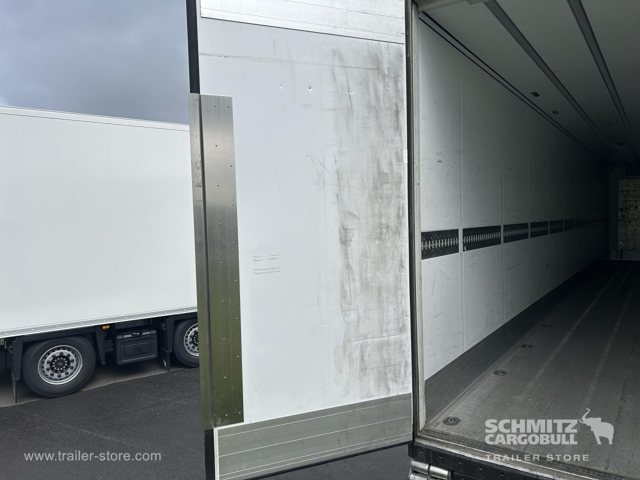 SCHMITZ Reefer Standard - متساوي نصف مقطورة: صور 4 SCHMITZ Reefer Standard - متساوي نصف مقطورة: صور 4