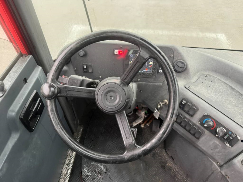 شاحنة جرار Kalmar Terminal tractor / Terminal-Zugmaschine /: صور 13 شاحنة جرار Kalmar Terminal tractor / Terminal-Zugmaschine /: صور 13