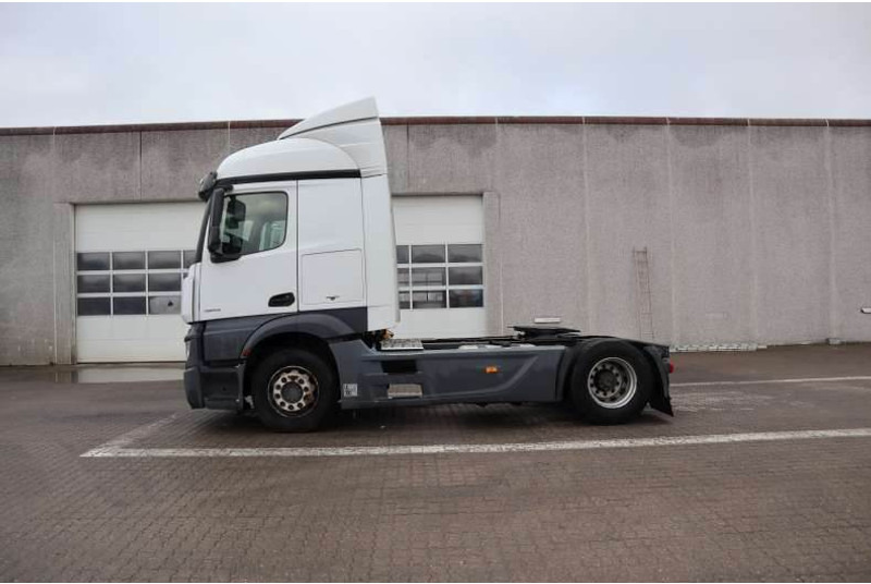 Mercedes-Benz Actros 1843 Tractor/Sattelzugmaschine/Trækker - شاحنة جرار: صور 5 Mercedes-Benz Actros 1843 Tractor/Sattelzugmaschine/Trækker - شاحنة جرار: صور 5