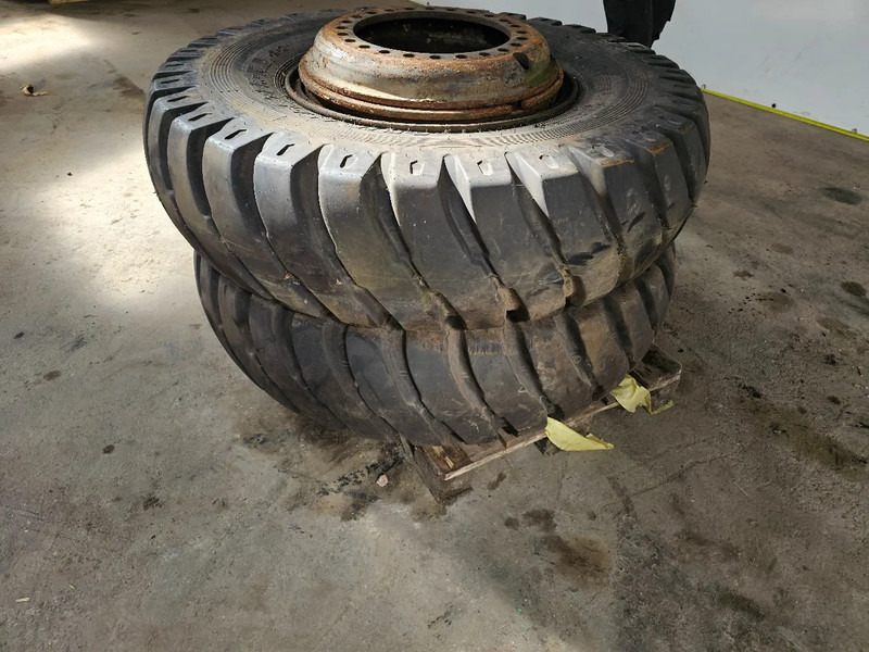 Grip Master 14.00-24 - الإطارات - شاحنة: صور 2 Grip Master 14.00-24 - الإطارات - شاحنة: صور 2