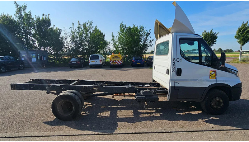 Iveco Daily IS70C12BA - الشاسيه شاحنة: صور 4 Iveco Daily IS70C12BA - الشاسيه شاحنة: صور 4
