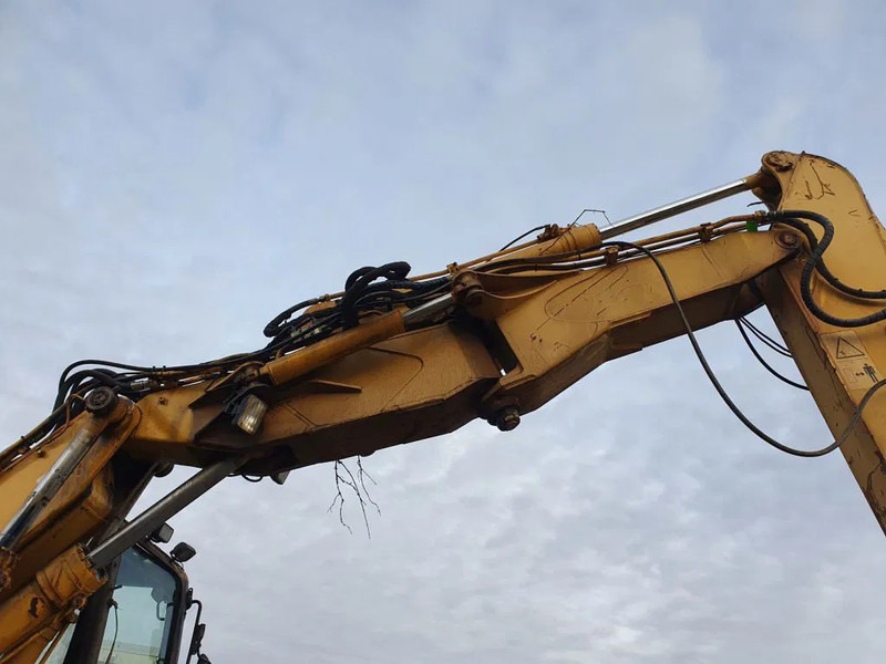 حفارة على عجلات Komatsu PW180-7K: صور 10 حفارة على عجلات Komatsu PW180-7K: صور 10