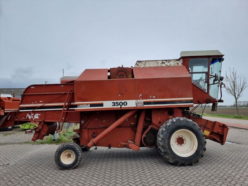 Laverda 3500 - حصادة شاملة: صور 4 Laverda 3500 - حصادة شاملة: صور 4