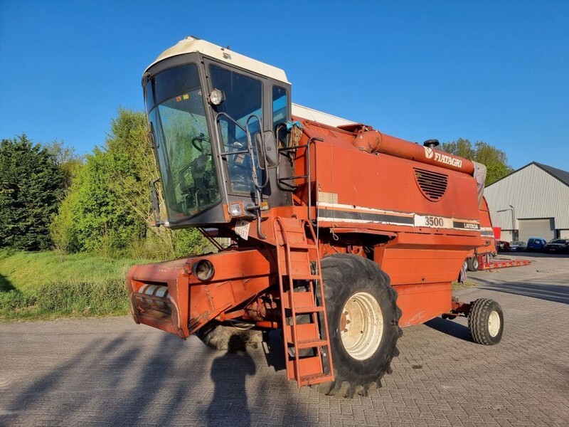 Laverda 3500 - حصادة شاملة: صور 1 Laverda 3500 - حصادة شاملة: صور 1