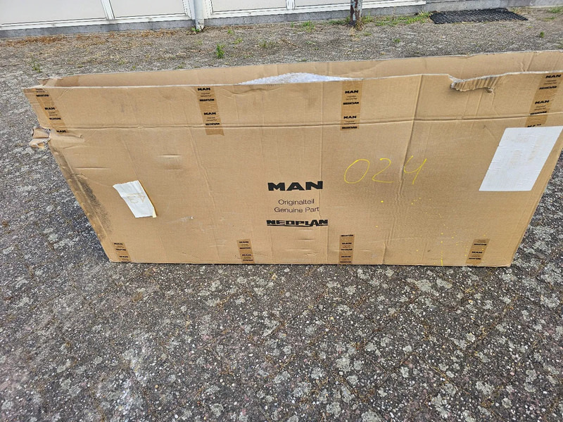 MAN TGM - Bumpersteun midden - 81.41610-5742 - قطع الغيار - شاحنة: صور 5 MAN TGM - Bumpersteun midden - 81.41610-5742 - قطع الغيار - شاحنة: صور 5