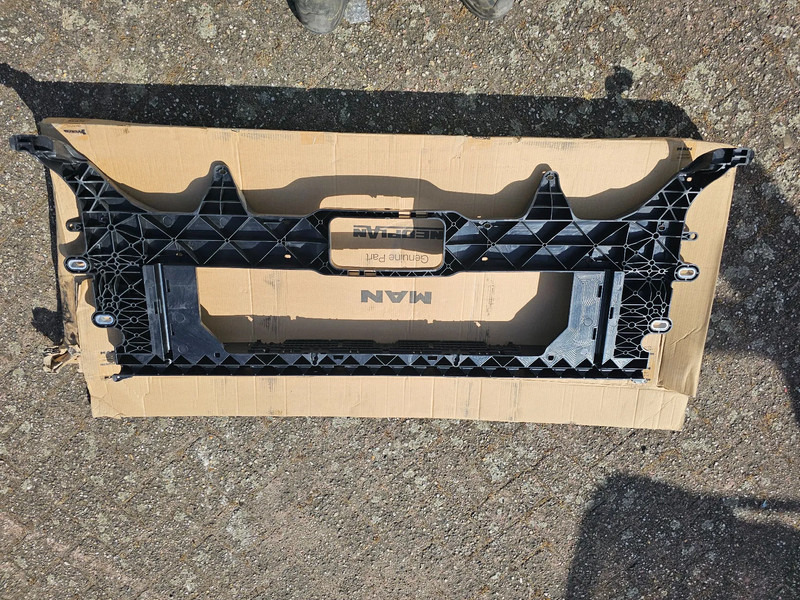 MAN TGM - Bumpersteun midden - 81.41610-5742 - قطع الغيار - شاحنة: صور 1 MAN TGM - Bumpersteun midden - 81.41610-5742 - قطع الغيار - شاحنة: صور 1