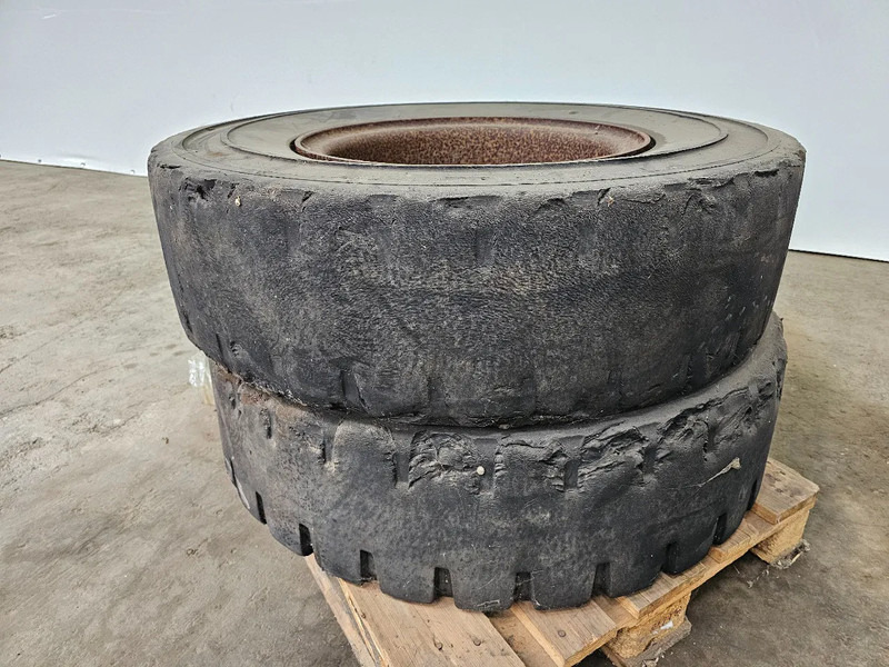 Michelin FULL RUBBER - 315/80R22.5 - الإطارات - شاحنة: صور 5 Michelin FULL RUBBER - 315/80R22.5 - الإطارات - شاحنة: صور 5