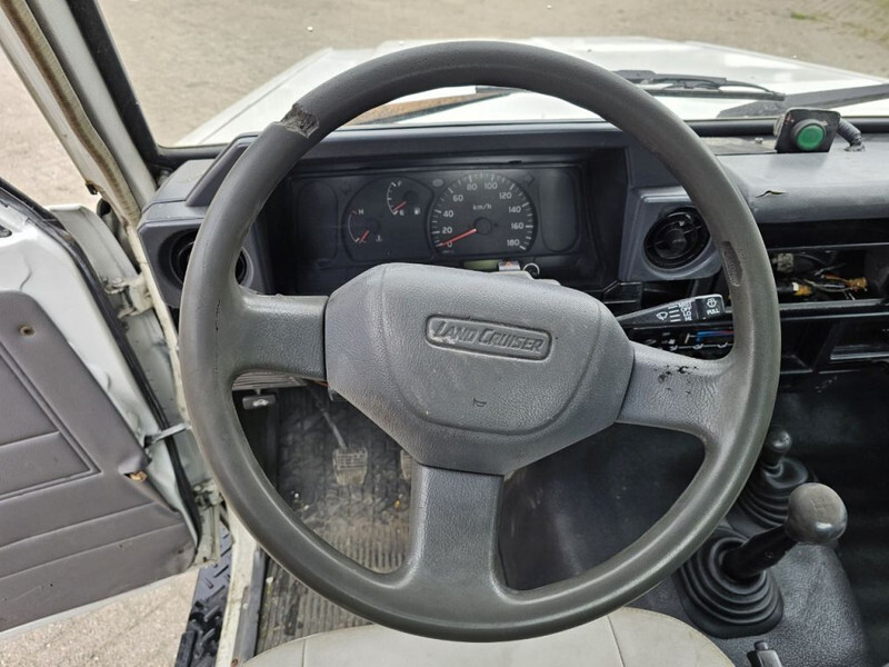 Interior photo 2: الشاحنات الصغيرة Toyota Land Cruiser LB71MOD