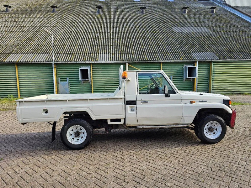 Toyota Land Cruiser LB71MOD - شاحنة البيك أب: صور 4 Toyota Land Cruiser LB71MOD - شاحنة البيك أب: صور 4
