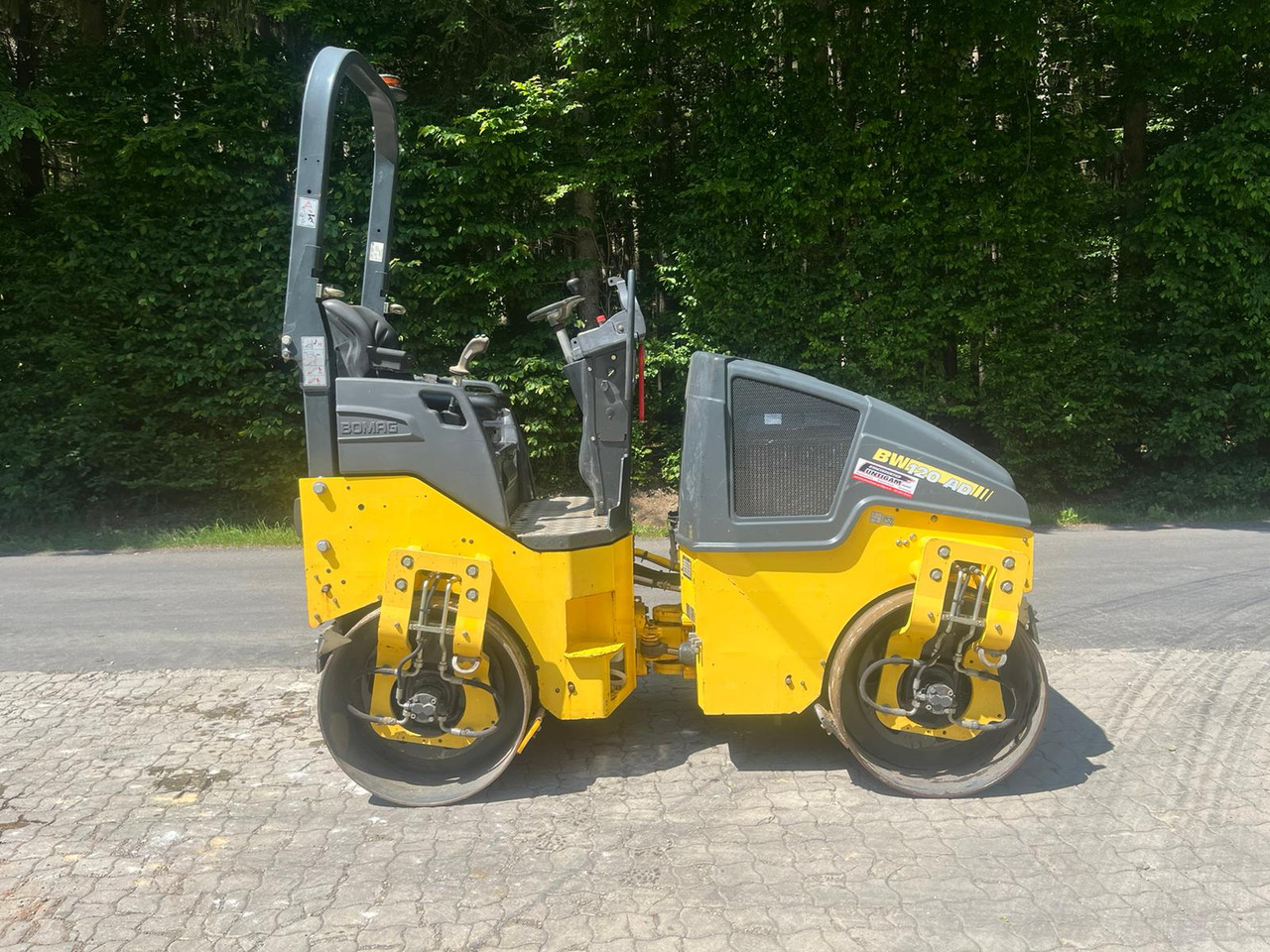 BOMAG BW 120 AD-5 - مداحل الأسفلت الصغيرة: صور 2 BOMAG BW 120 AD-5 - مداحل الأسفلت الصغيرة: صور 2
