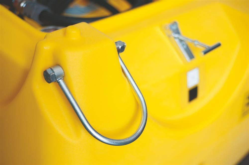 Emiliana Carrytank 900 Diesel + 100 AdBlue - خزان تخزين: صور 5 Emiliana Carrytank 900 Diesel + 100 AdBlue - خزان تخزين: صور 5