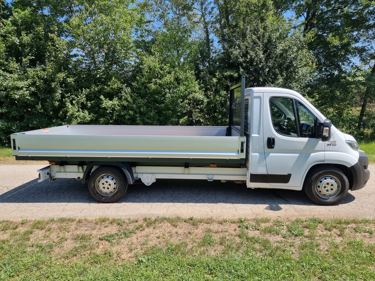 FIAT Ducato Maxi - الشاحنات الصغيرة المسطحة: صور 1 FIAT Ducato Maxi - الشاحنات الصغيرة المسطحة: صور 1