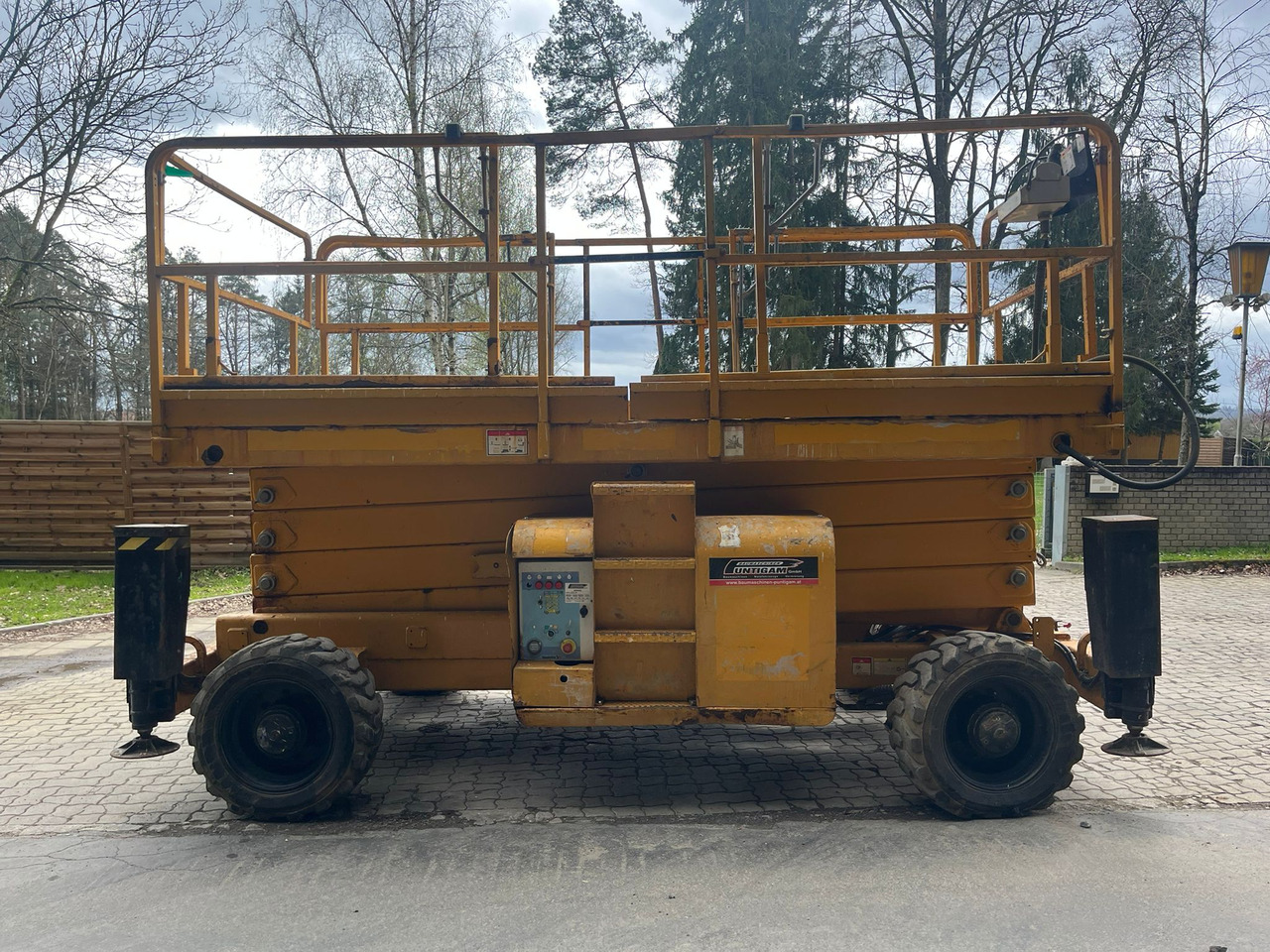 HAULOTTE H 15 SX - منصات هيدروليكية متنقلة: صور 2 HAULOTTE H 15 SX - منصات هيدروليكية متنقلة: صور 2