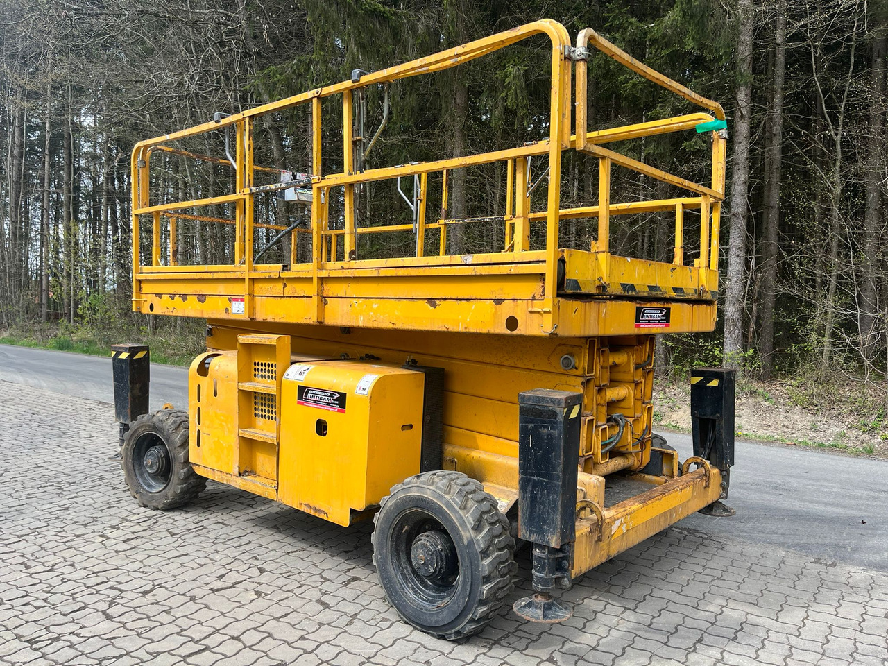 HAULOTTE H 15 SX - منصات هيدروليكية متنقلة: صور 3 HAULOTTE H 15 SX - منصات هيدروليكية متنقلة: صور 3