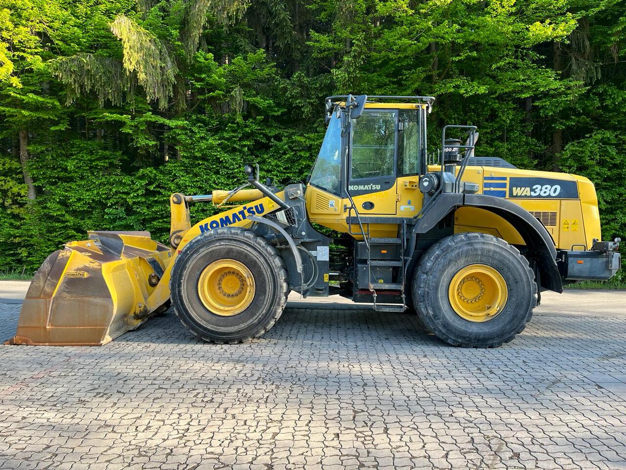 KOMATSU WA 380-8 - اللودر بعجل: صور 1 KOMATSU WA 380-8 - اللودر بعجل: صور 1