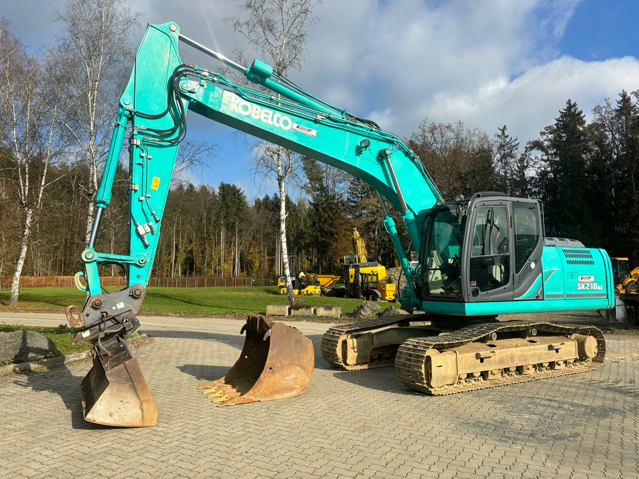 Kobelco SK 210 NLC-9 - حفارات زحافة: صور 3 Kobelco SK 210 NLC-9 - حفارات زحافة: صور 3