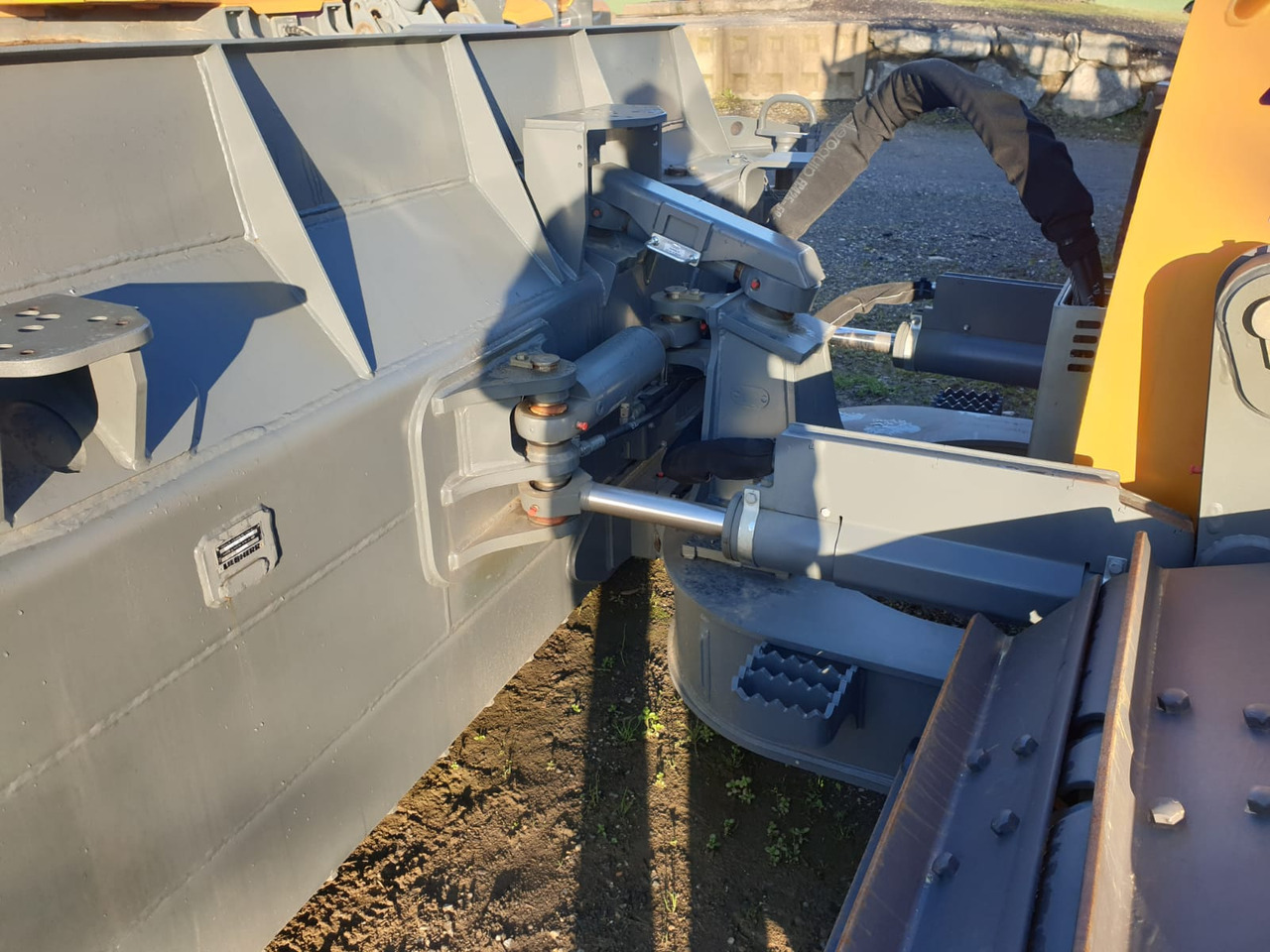 بلدوزر LIEBHERR PR 716 05 LGP: صور 10