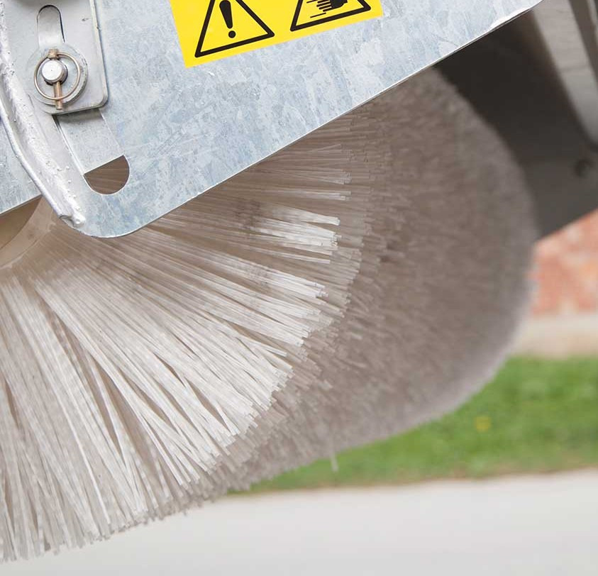 Sweeper type Typ 600 - مكنسة - جرار أعمال الحراجة: صور 4 Sweeper type Typ 600 - مكنسة - جرار أعمال الحراجة: صور 4