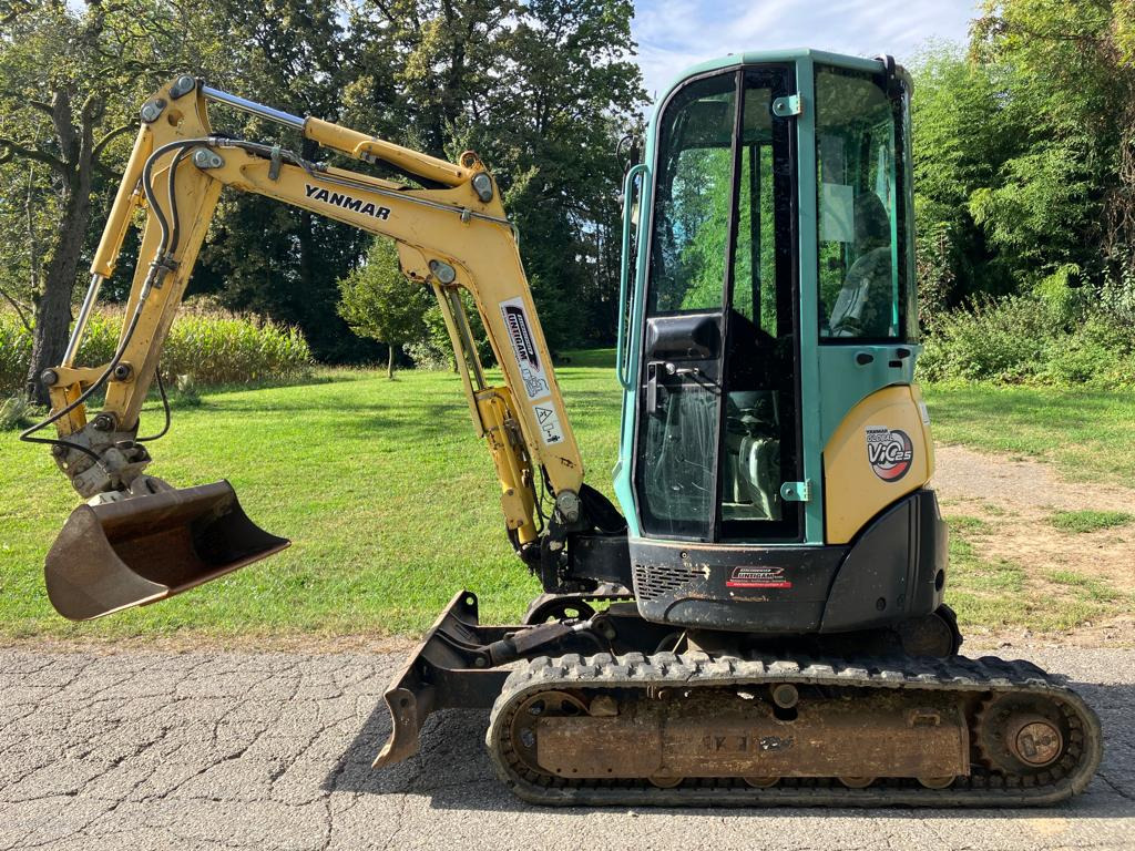 YANMAR VIO 25-4 - حفارة مصغرة: صور 1 YANMAR VIO 25-4 - حفارة مصغرة: صور 1