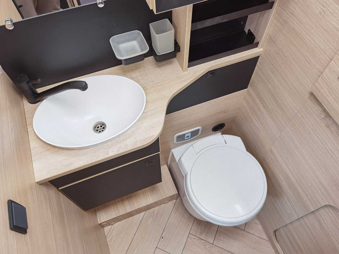 موتر هوم شبه متكامل Chausson 650 TITANIUM / - 2026 - / 165PS - 8G. / HUBBETT: صور 20