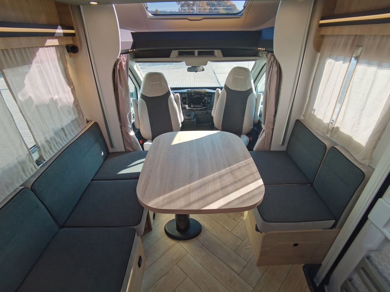 موتر هوم شبه متكامل Chausson 650 TITANIUM / - 2026 - / 165PS - 8G. / HUBBETT: صور 12