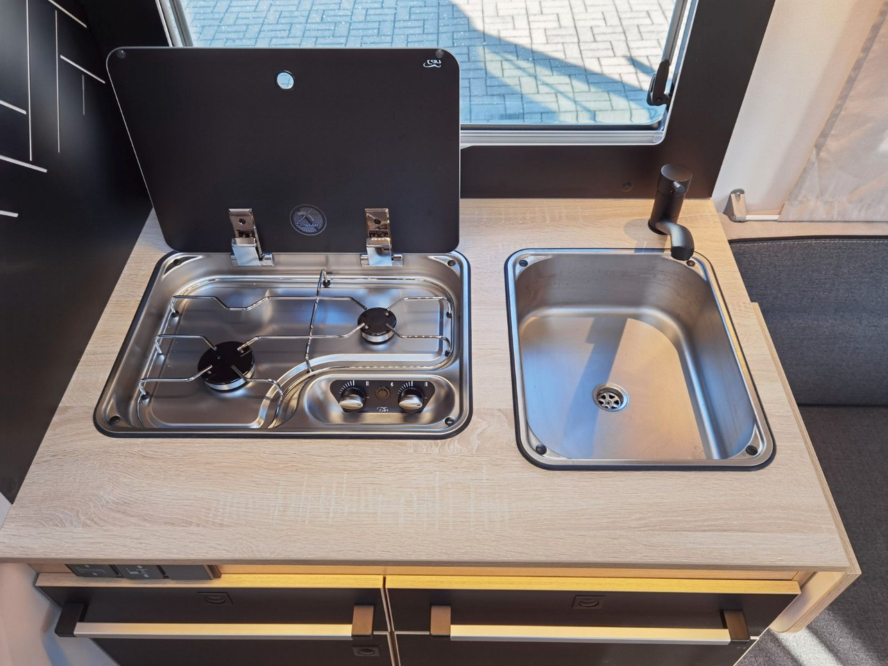 موتر هوم شبه متكامل Chausson 650 TITANIUM / - 2026 - / 165PS - 8G. / HUBBETT: صور 17