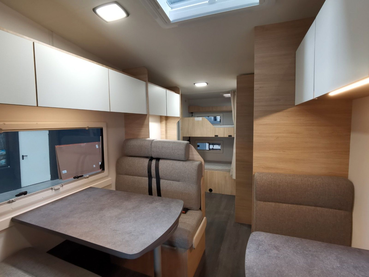 موتر هوم سقف عالي Chausson C 656 FIRST LINE /-2026-/140PS-8G./ ETAGENBETTEN: صور 15