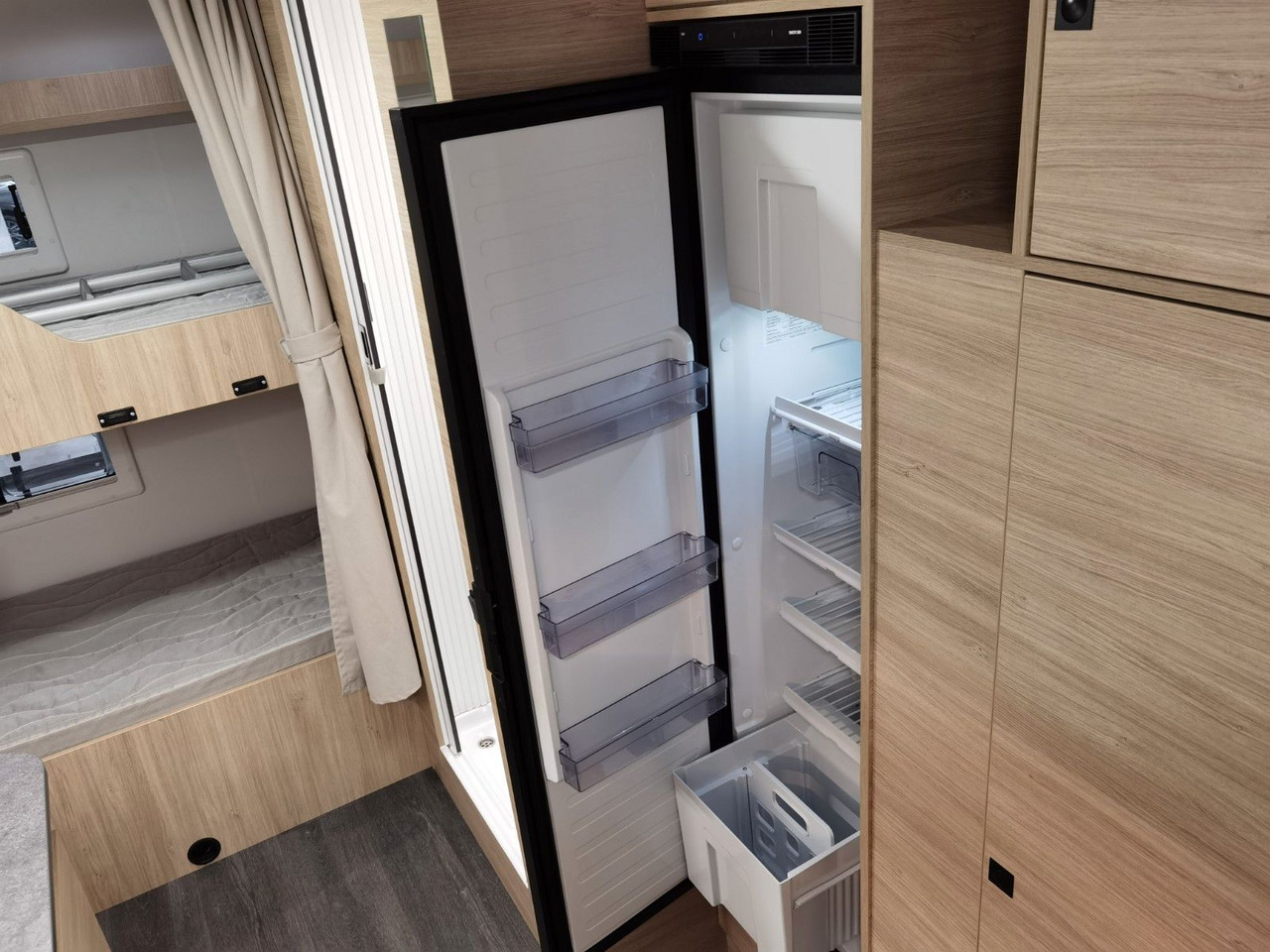 موتر هوم سقف عالي Chausson C 656 FIRST LINE /-2026-/140PS-8G./ ETAGENBETTEN: صور 21