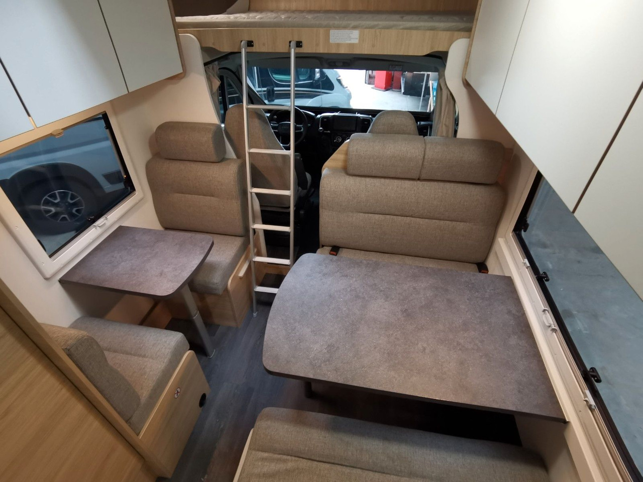 موتر هوم سقف عالي Chausson C 656 FIRST LINE /-2026-/140PS-8G./ ETAGENBETTEN: صور 16