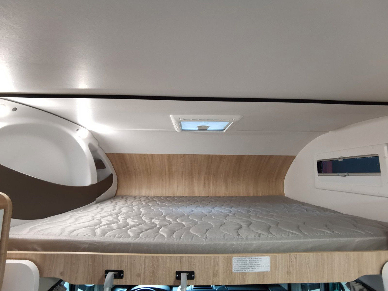 موتر هوم سقف عالي Chausson C 656 FIRST LINE /-2026-/140PS-8G./ ETAGENBETTEN: صور 24