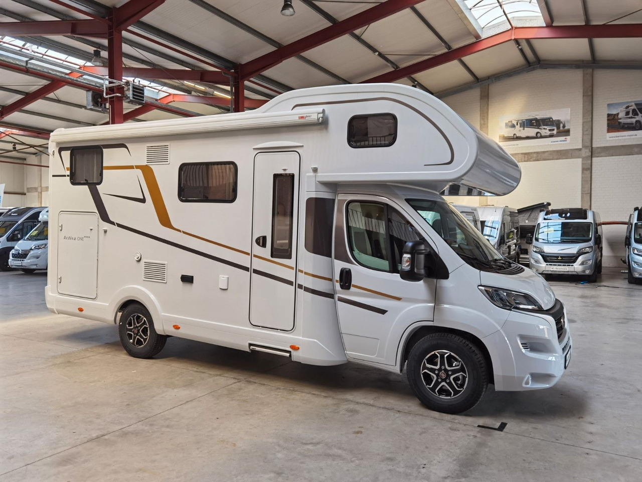 موتر هوم سقف عالي Eura Mobil ACTIVA ONE 690 HB / 180PS-9G AUTOMATIK -40H MAXI: صور 10 موتر هوم سقف عالي Eura Mobil ACTIVA ONE 690 HB / 180PS-9G AUTOMATIK -40H MAXI: صور 10