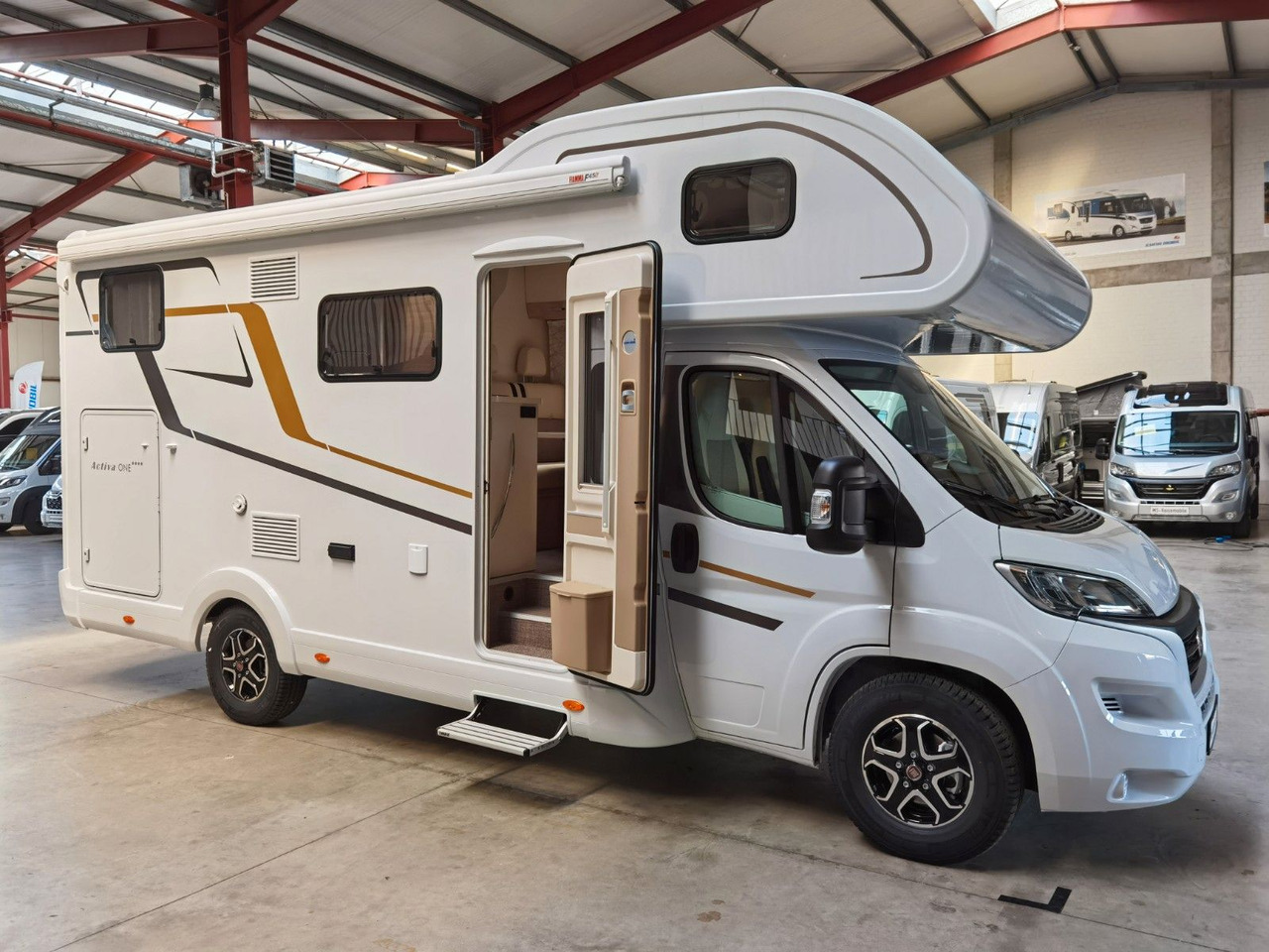 موتر هوم سقف عالي Eura Mobil ACTIVA ONE 690 HB / 180PS-9G AUTOMATIK -40H MAXI: صور 7 موتر هوم سقف عالي Eura Mobil ACTIVA ONE 690 HB / 180PS-9G AUTOMATIK -40H MAXI: صور 7