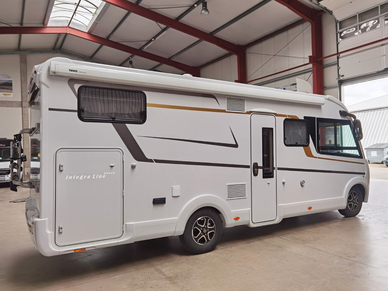 Eura Mobil INTEGRA LINE 720 EF /180PS-9G MAXI/ EINZELBETTEN - موتر هوم متكامل: صور 4 Eura Mobil INTEGRA LINE 720 EF /180PS-9G MAXI/ EINZELBETTEN - موتر هوم متكامل: صور 4