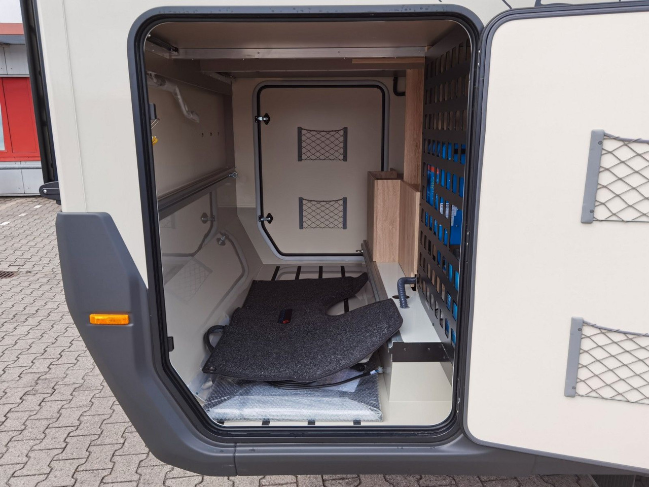 موتر هوم شبه متكامل Eura Mobil XTURA 686 EF /MODELL 2025 / 4x4 /TOP-AUSSTATTUNG: صور 11