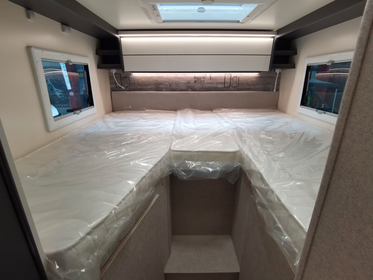 موتر هوم شبه متكامل Forster T 669 EBN COUPÈ / 165PS-DSG / SILVER - EDITION: صور 17 موتر هوم شبه متكامل Forster T 669 EBN COUPÈ / 165PS-DSG / SILVER - EDITION: صور 17