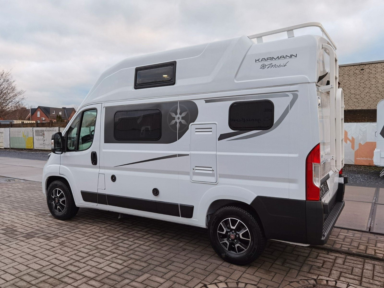 كرفان فان Karmann DEXTER 550 / 140PS / CONCEPT - PAKET & HUBBETT Karmann DEXTER 550 / 140PS / CONCEPT - PAKET & HUBBETT: صور 5